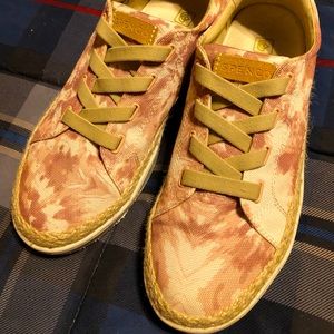 Spenco Footwear Ladies Slip on Sneakers